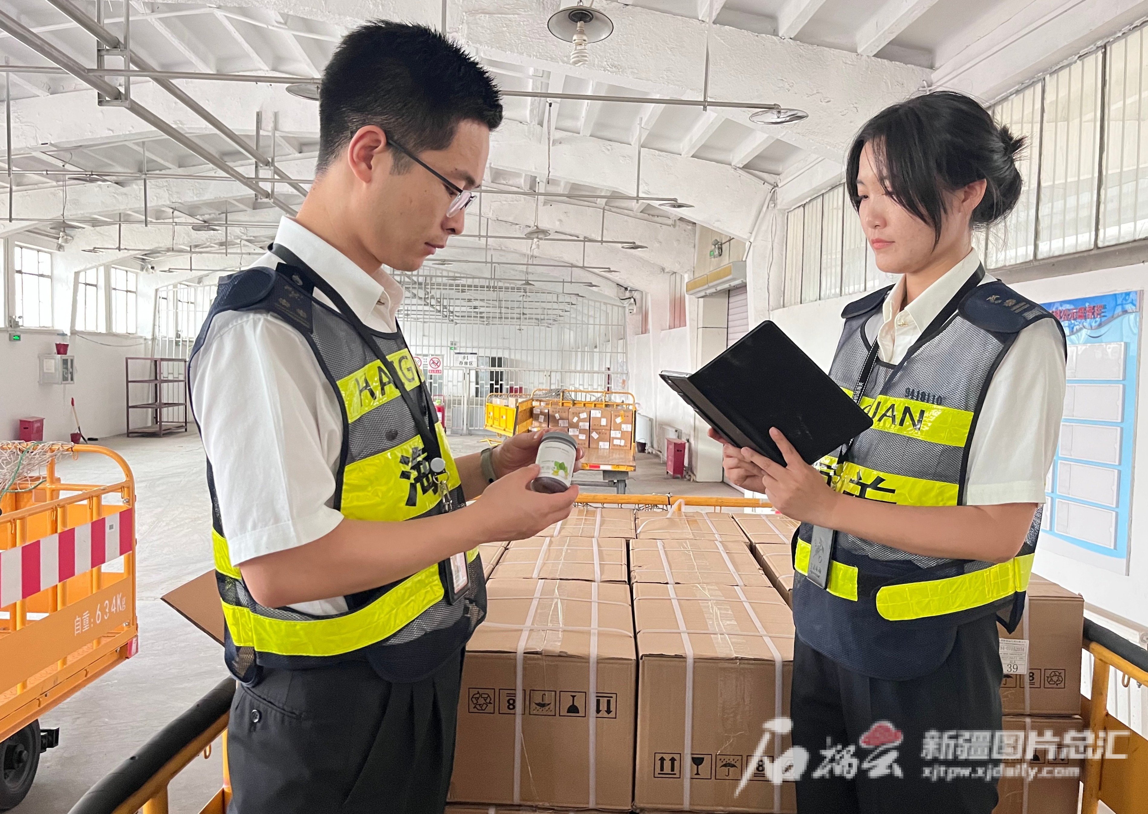 米乐M6 米乐乌鲁木齐航空口岸上半年进出口贸易额同比增长75