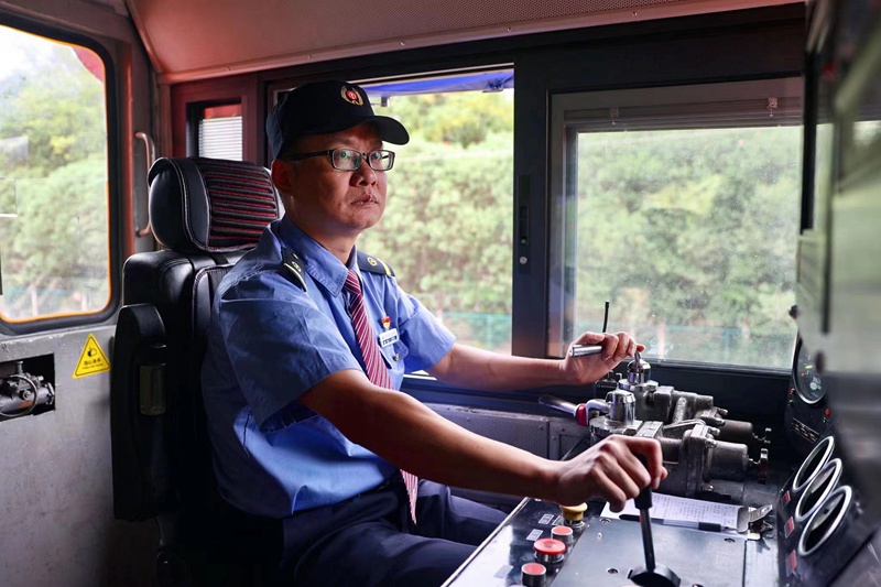“钢铁驼队”通万里 古丝路上逐新米乐 M6米乐梦(图3)