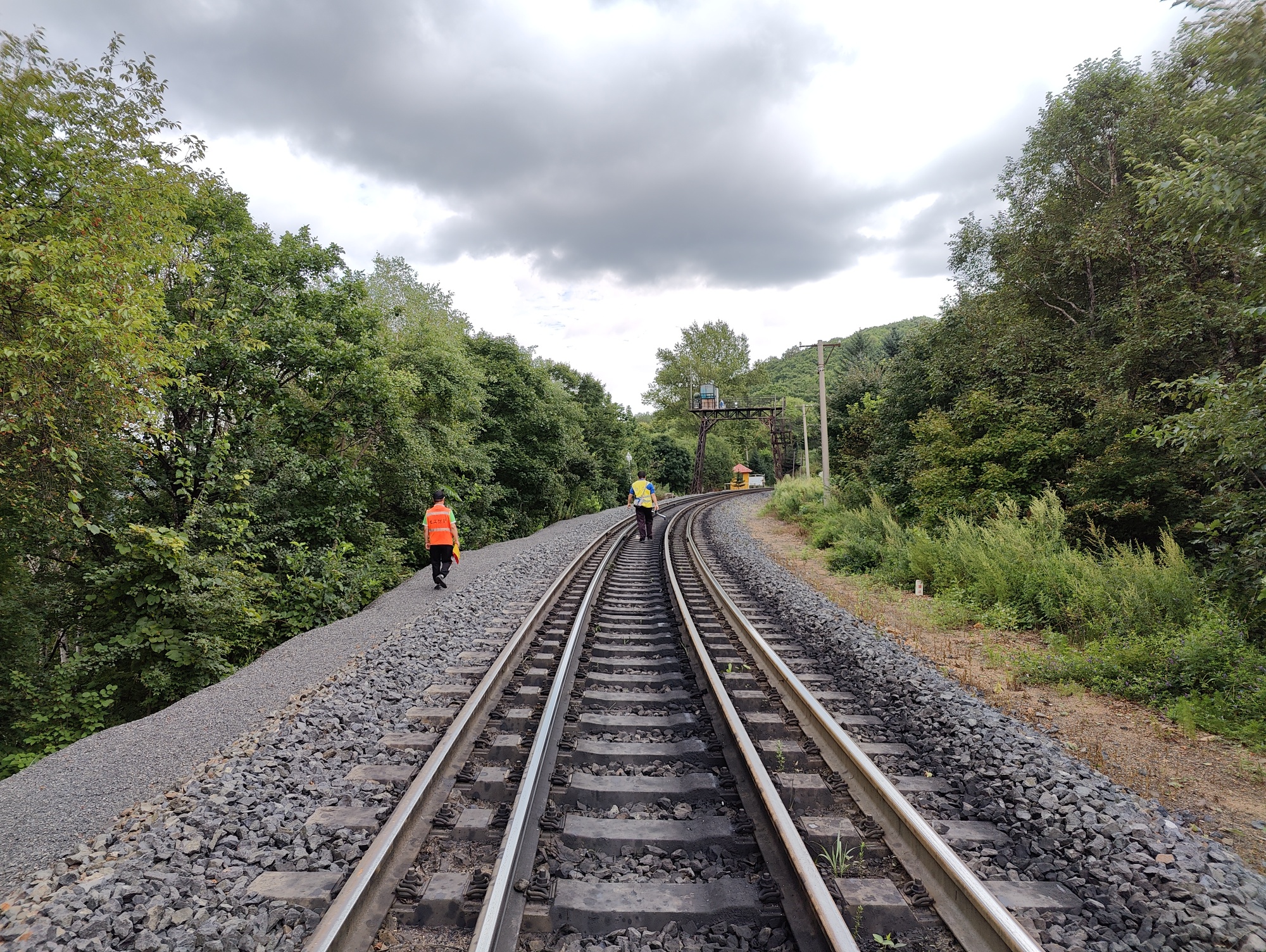 米乐 M6米乐铁路货运一线行“骑马”线上打磨师(图2)