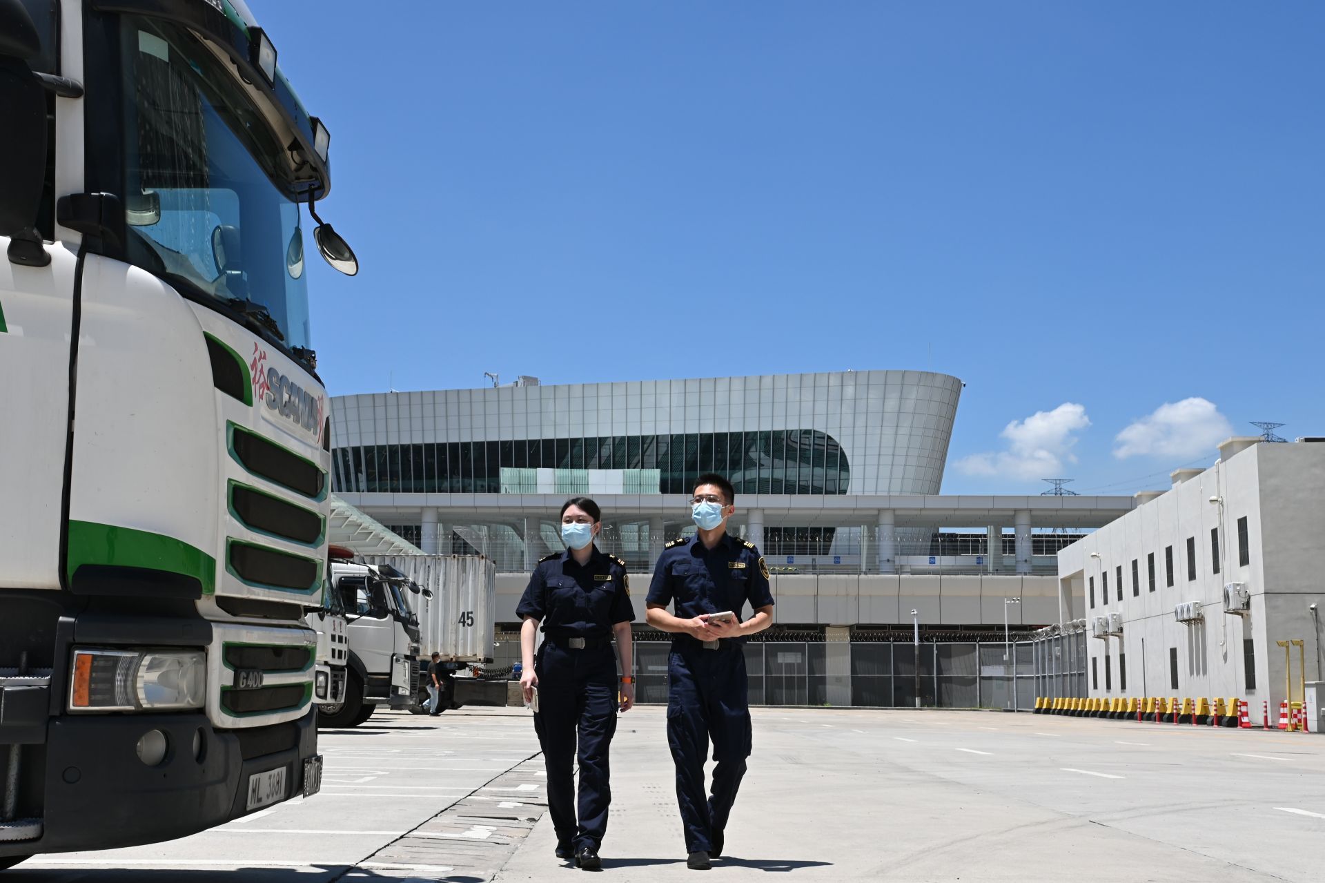 “最年轻”口岸畅通大湾区东部大动脉！莲塘口岸启用3周年监管进