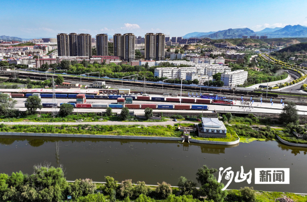 奔跑向着对外开放的“春天”——写在中欧（中亚）班列“京米乐 M6米乐张号”开行之际(图2)