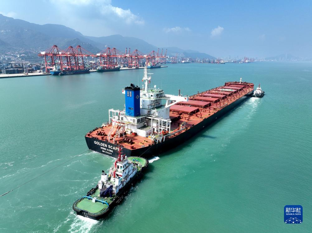 新华全媒+丨前8个月我国货物贸易进出口同比基本持平米乐 M6米乐(图2)