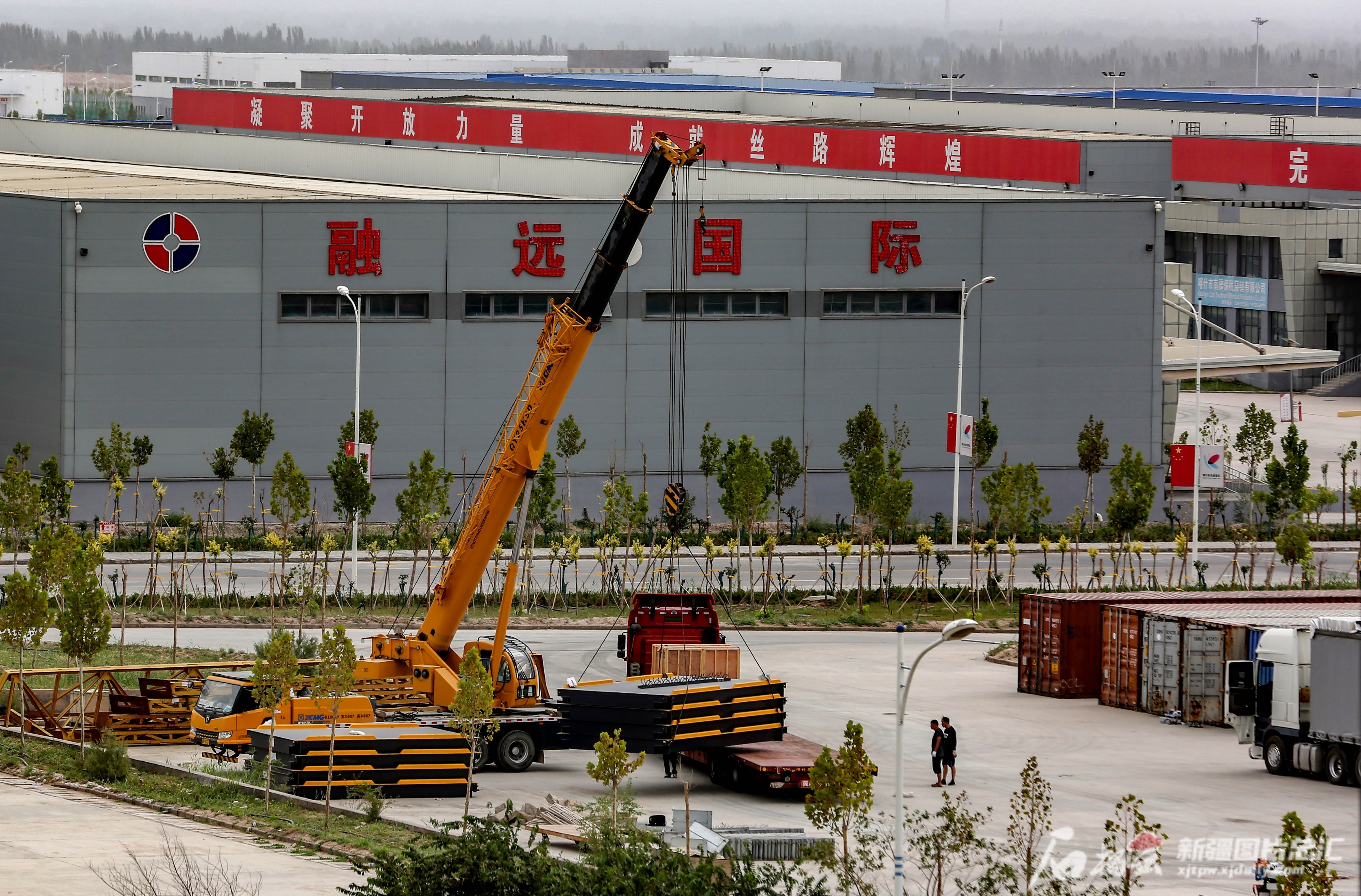 米乐 M6米乐奔腾之路·映象丨喀什综合保税区进出口总值快速攀升(图2)