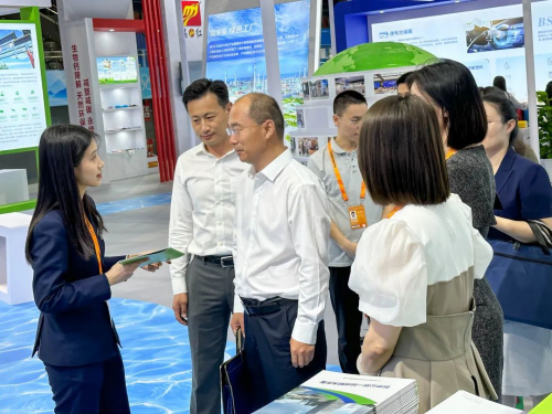 米乐 M6米乐2023中国国际服务贸易交易会中 侨银环保的双碳赋能展区引得众多行业人士和媒体的关注(图5)