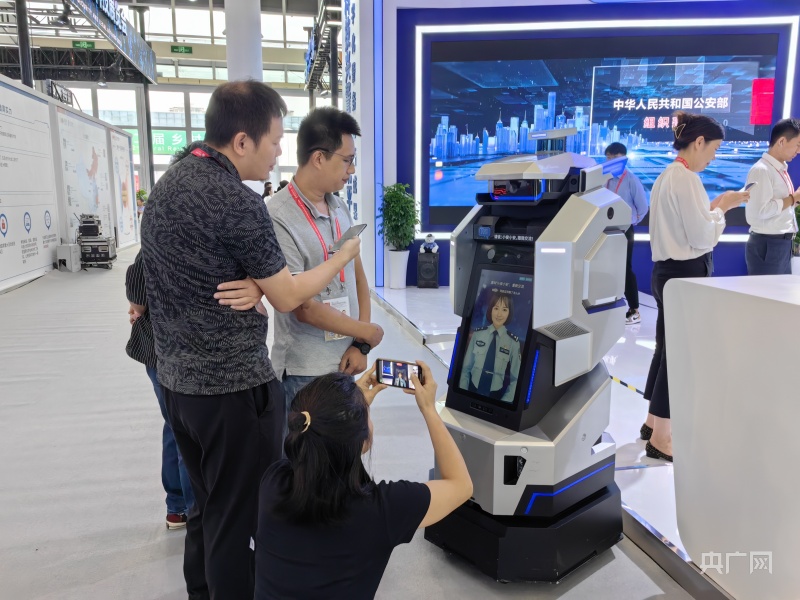 2米乐M6 米乐023国际警安法务科技展览会亮相投洽会 以新科技赋能新安全(图3)