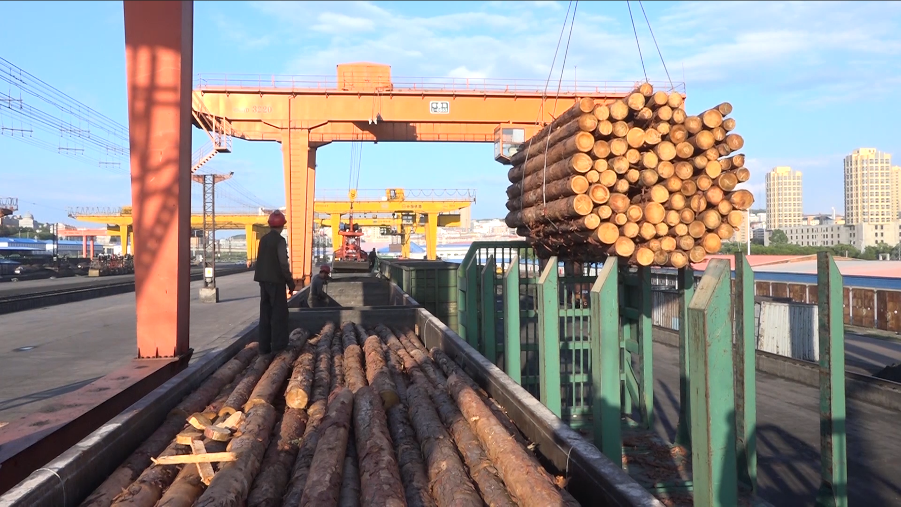 米乐 M6米乐绥芬河铁路口岸：前8个月进出口运量突破570万吨(图2)