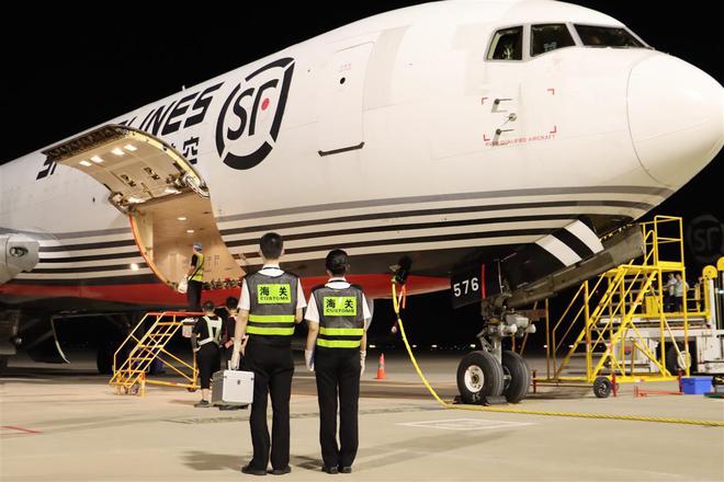 米乐 M6米乐国际货运航线开通不到半年鄂州花湖机场进出口货邮