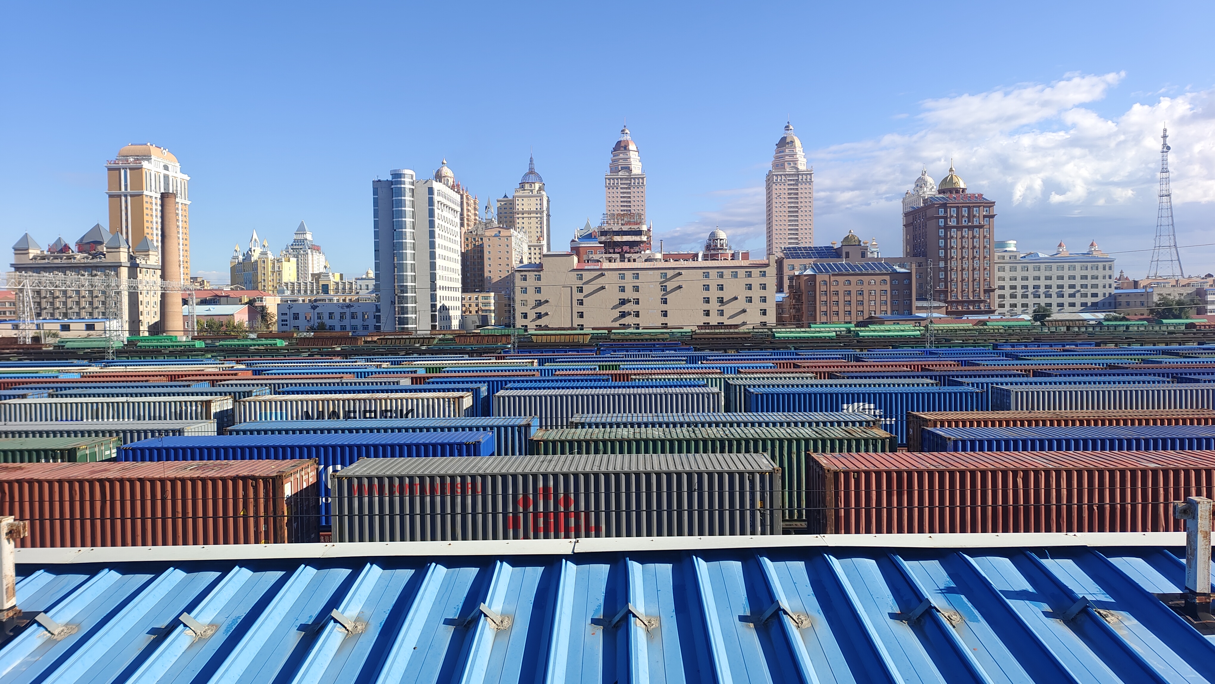 米乐M6 米乐满洲里站中欧班列开行十周年 累计通行22万列(图3)