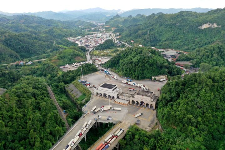 打开发展“新空间”共筑开放“新高地”——西部陆海新通米乐M6 米乐道建设按下“加速键”(图2) 打开发展“新空间”共筑开放“新高地”——西部陆海新通米乐M6 米乐道建设按下“加速键”(图2)