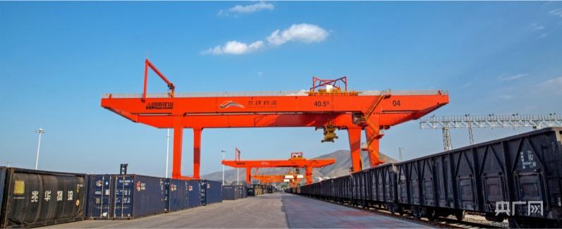 【甘快看】甘肃省与共建“一带一路”国家十年进出口总值2米乐 M6米乐9022亿元(图3) 【甘快看】甘肃省与共建“一带一路”国家十年进出口总值2米乐 M6米乐9022亿元(图3)