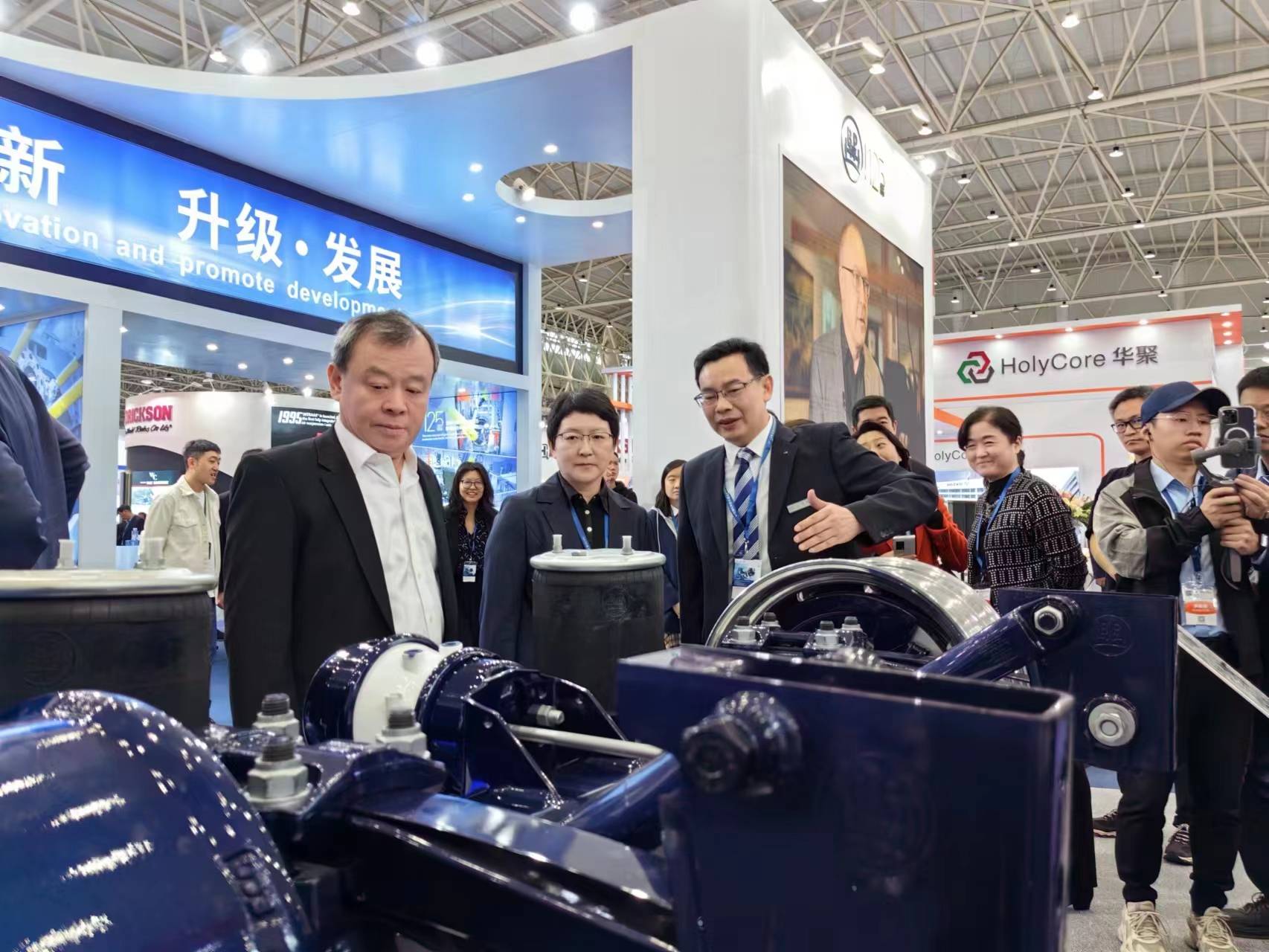 米乐 M6米乐2023CCVS 33辆全球首发车亮相2023中国国际商用车展在武汉开幕(图3)