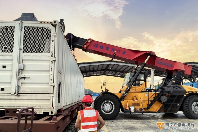 广西中越班列开行六周年累计突破1000列运送货物5945万吨(图3)