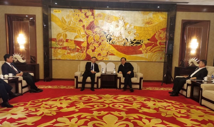 何黎明出席2023首届件杂货国际物流发展大会