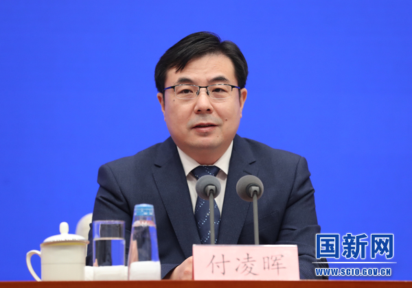 国务院新闻办就今年上半年国民经济运行情况举行发布会(图2)