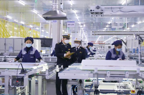 四“能”驱动交出可喜成绩单 扬州海关1-11月审核进出口报关单量同比增长1107%(图3)