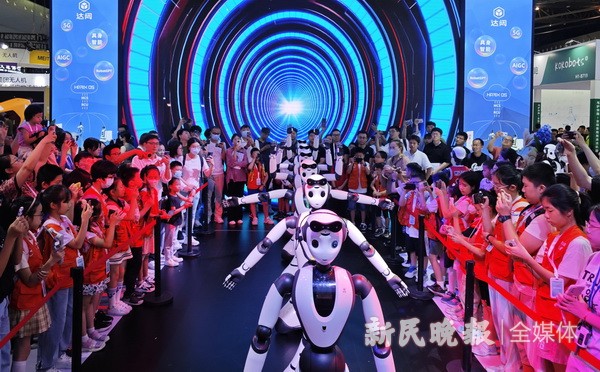 回眸2023 新民晚报年终图集①：“AI”生活(图2)