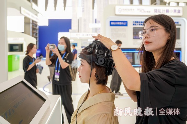 回眸2023 新民晚报年终图集①：“AI”生活(图10)