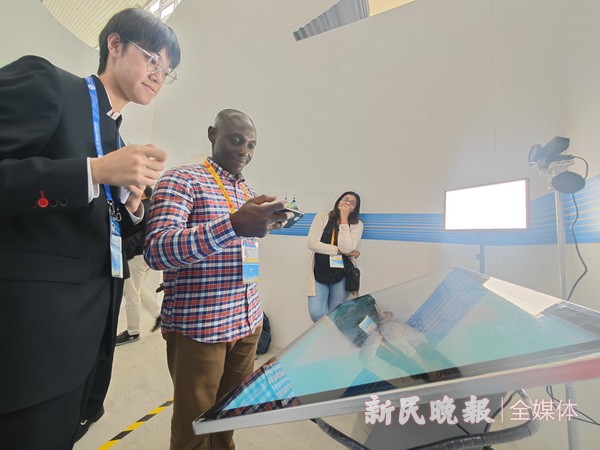 回眸2023 新民晚报年终图集①：“AI”生活(图13)