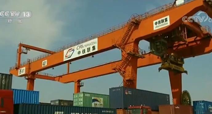 海关总署公布前10个月外贸数据 我国货物贸易进出口2563万亿元(图3)