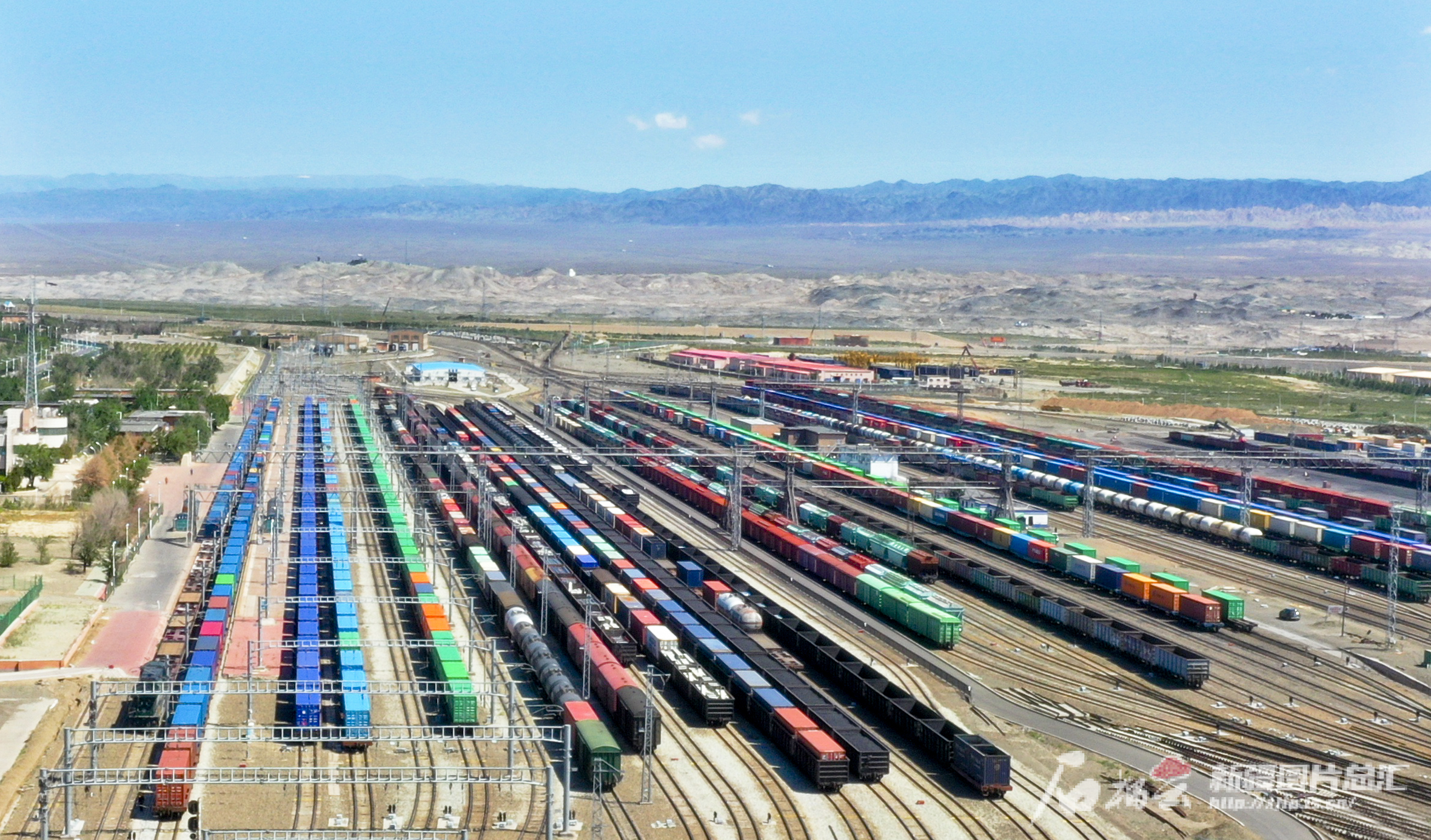 创历史新高 2023年阿拉山口口岸进出口货运量同比增长108