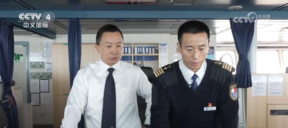 新春走基层丨守护港口船舶平安的浪尖“攀登”者(图6)