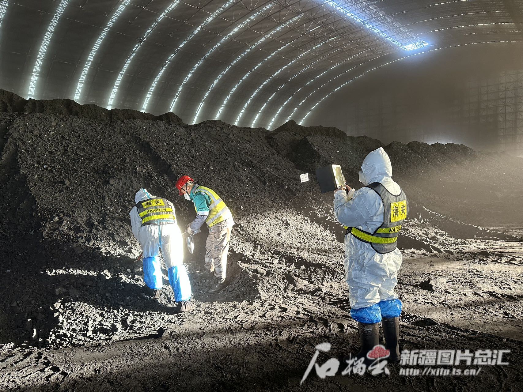 创历史新高 前两月塔克什肯口岸进出口货运量同比增长90%