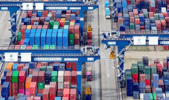 最新数据：2024年前4个月中国货物贸易进出口总值同比增长57%(图4)