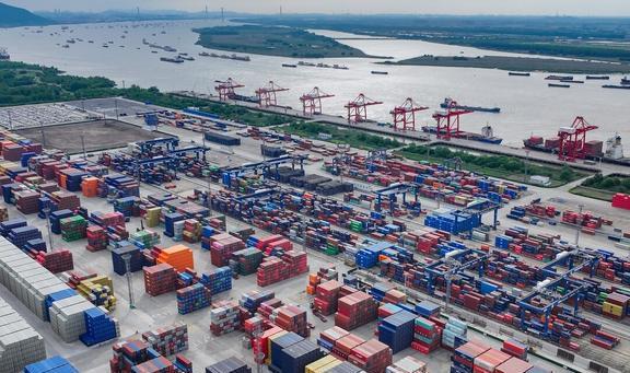 最新数据：2024年前4个月中国货物贸易进出口总值同比增长57%(图2)
