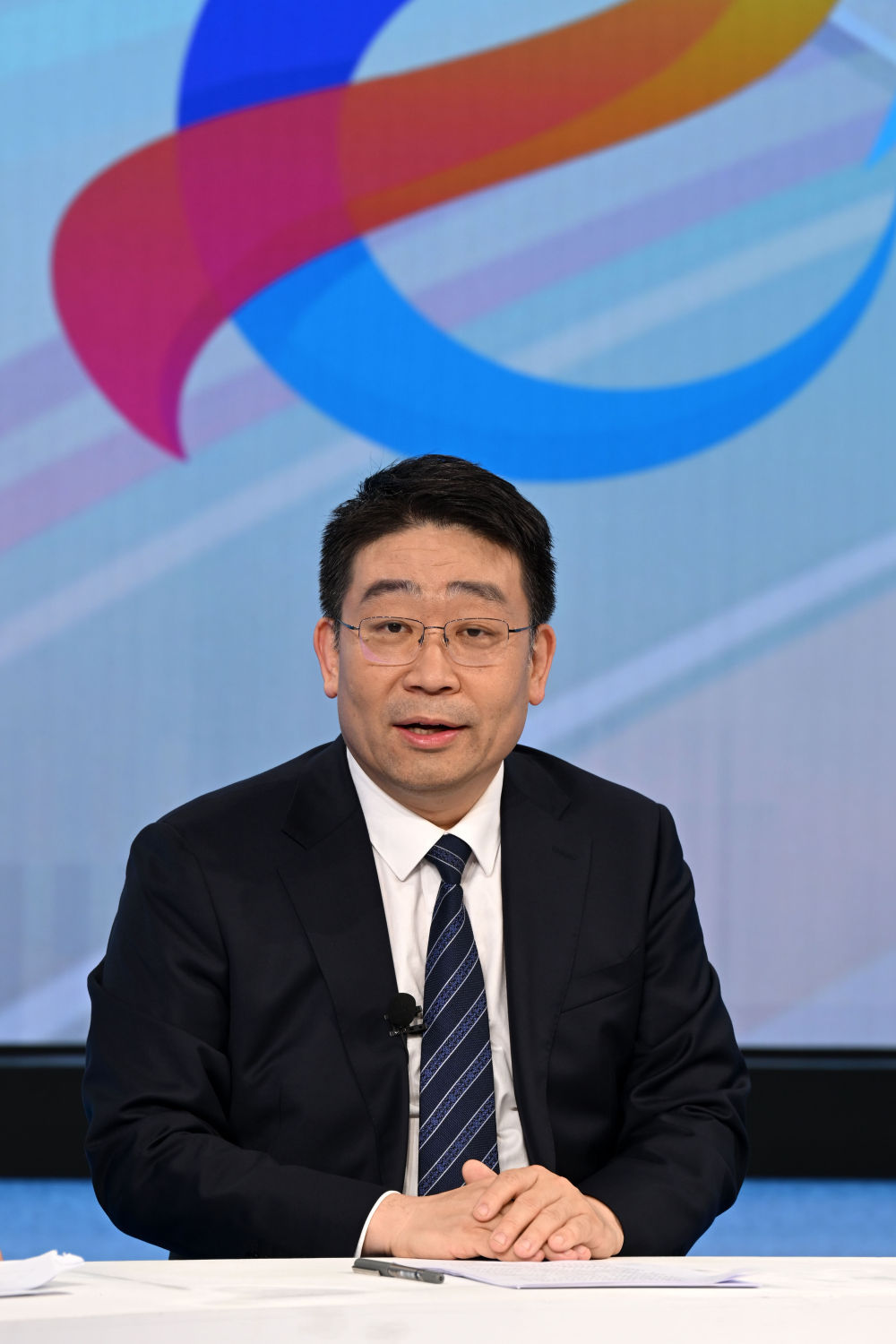 中国新能源“产能过剩论”有悖事实与常理——来自“中国经济圆桌会”的观察(图2)