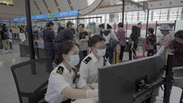 今年以来中老铁路进出口货物超300万吨、货值超100亿元
